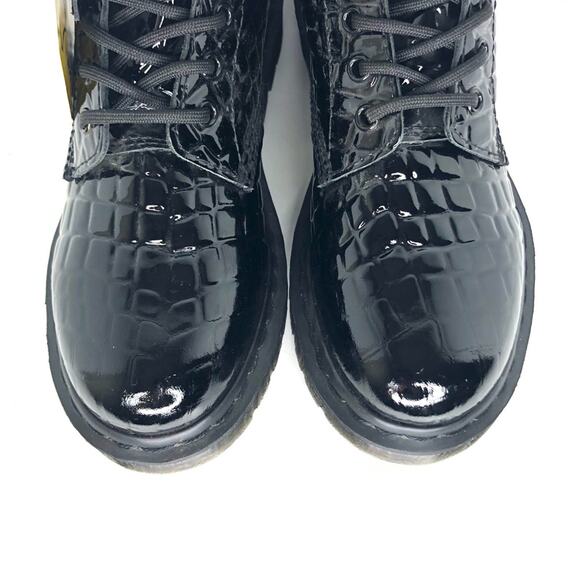 Dr Martens Patent Croc Emboss Black Leather Ankle Lace Up Boots Women’s 7 Shoes - Picture 10 of 12